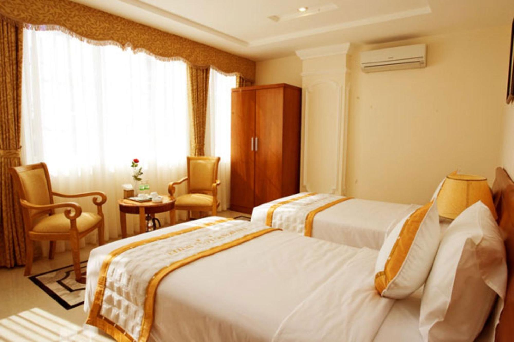 Tan Hoang Long Hotel Хошимин Екстериор снимка