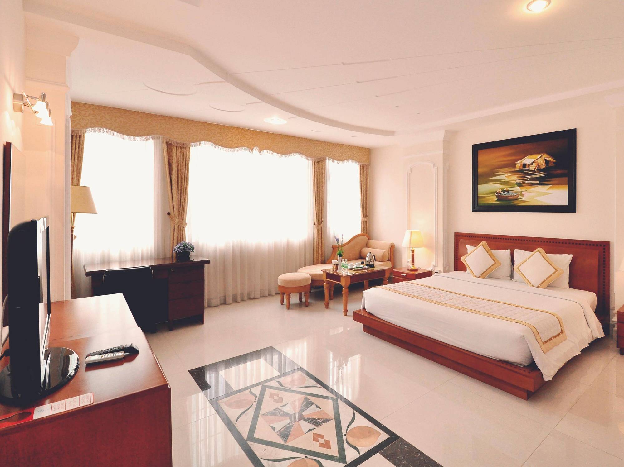 Tan Hoang Long Hotel Хошимин Екстериор снимка